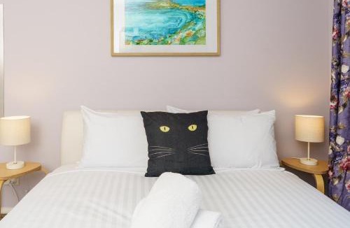 Reid Apartment | Quiet Retreat Close to City Centre and Lake - Hosted by Canstay