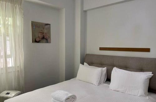 Double Bay Apartment | Henrietta's Gem - Close to cafes, shops and more