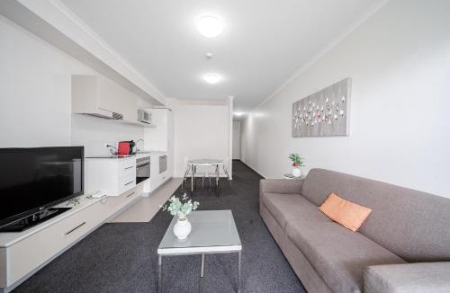 Greenway Apartment | Lakeside 1-Bed with AC, Parking & Balcony