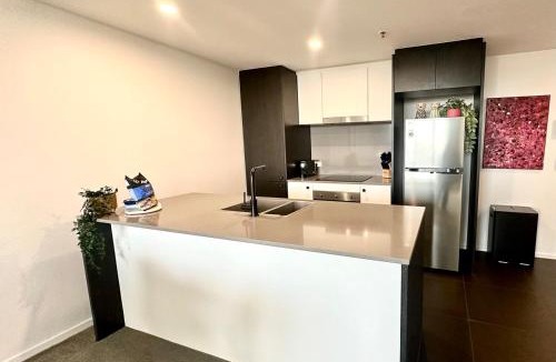 Belconnen Apartment | Lake Views Belconnen apartment with 2 bedrooms and sofa bed