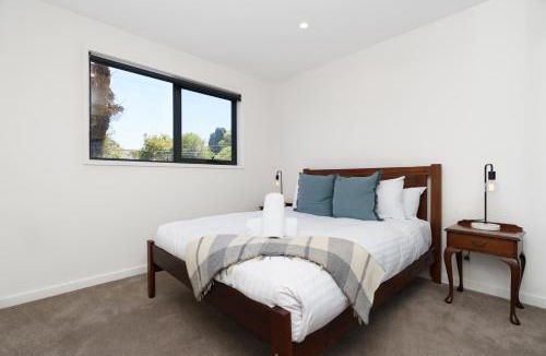 Garran House | Stylish 3BR Home Near Woden, Hospital and Buzz Hub - Hosted by Canstay