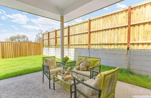 Deebing Heights House | Comfy Home in Deebing Heights