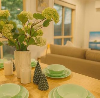 Sunnybank Hills House | Spacious 3BR Home w Parking in Sunnybank - Relax & Unwind