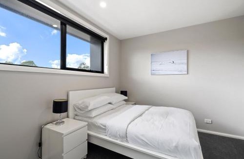 Greenway House | Modern 3-Bedroom Townhouse in Quiet Greenway