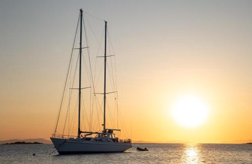 Airlie Beach Boat Rental | Sailing Vessel Summer Jo Private Charter - Sleeps 33