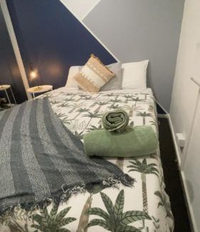 Manuka House | Modern 3BR home, Close to parliament , Canberra