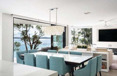 Nelson Bay House | Luxury Couples Escape - Vue One