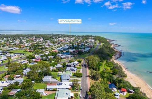 Point Vernon House | Esplanade Ease - Absolute Beachfront in Hervey Bay