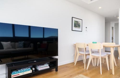 Turner Apartment | Bright 1BR Apartment with Stunning Views - Hosted by Canstay