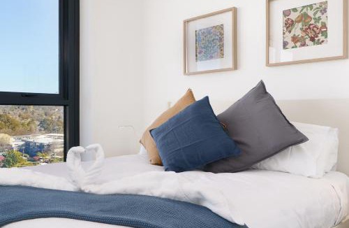 Turner Apartment | Bright 1BR Apartment with Stunning Views - Hosted by Canstay