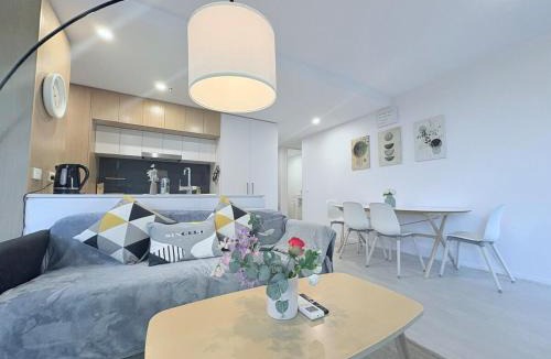 Belconnen Apartment | Cozy 2B apartment in Belconnen GYM POOL