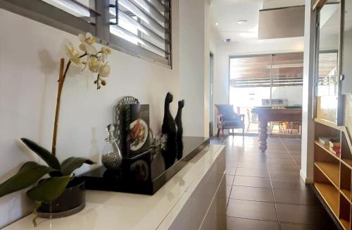 Calamvale House | 4 Ensuites Patio Pool Billiards Media Room