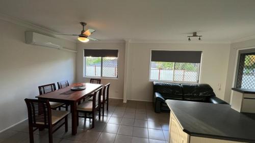 Regents Park House | 3 Bed House free parking,Master with AC