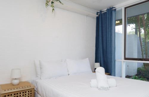 Hawker House | Stylish 3BR in Hawker - Colorful and Renovated - Hosted by CanStay