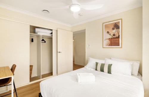 Acacia Ridge Apartment | Smart Suites Self Check-in Apartments - S Stockport