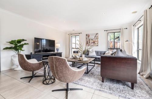 South Morang House | VAQUAY Provence In South Morang