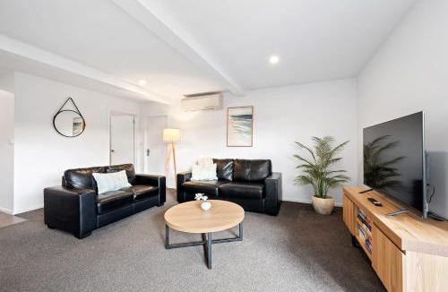 Warrane Apartment | The Retreat at 165 New renovated unit Sleeps 6