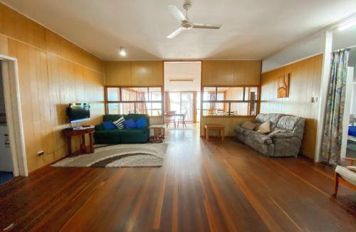 Traviston House | Stafford Hall - Burrum Heads- Riverfront- 3BR- Great Views