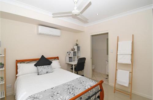 Toogoom House | GetAwayStay - 3BR - Aircon - WiFi - Smart TV