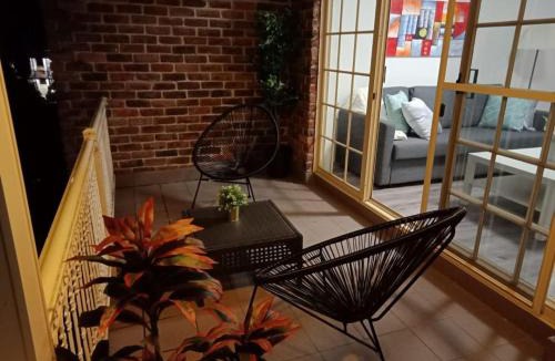Manuka Apartment | Modern 2BR Apartment - Parking in Griffith