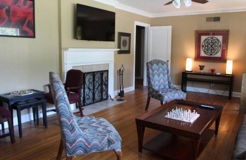 Vollintine-Evergreen House | 3BR, 2BA Hidden Gem in Midtown/Evergreen district