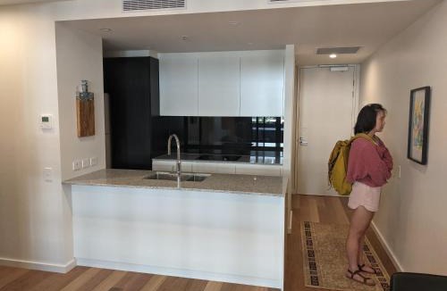Braddon Apartment | New unit next to Myers