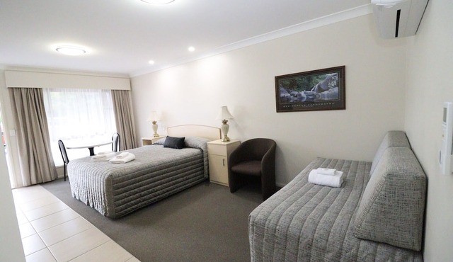 Crows Nest Motel