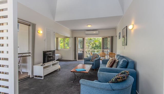 Hastings Cove Waterfront Holiday Apartments