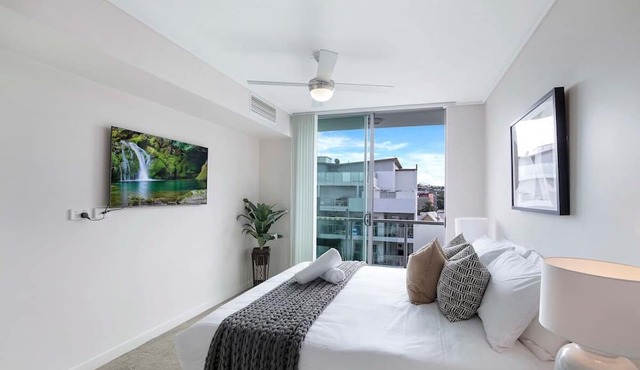 Stadium Vue, 3Bd,Riverview Pool, 300m to S/Stadium
