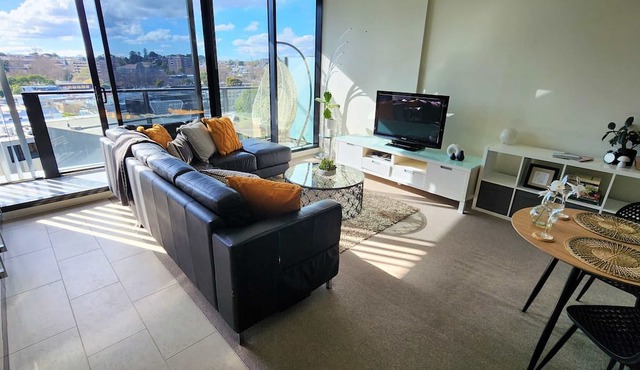 South Yarra Style - Smart 1bed with parking