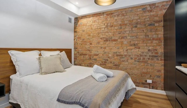 Vintage Suite at Saddlers Embrace a Cafe Lifestyle