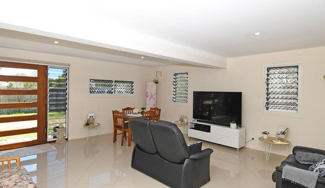 GetAwayStay - 3BR - Aircon - WiFi - Smart TV