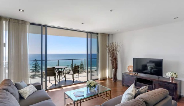 Ambience on Burleigh Beach