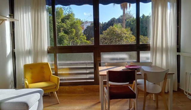 COMFORTABLE APARTMENT 2 MIN FROM THE BEACH AND LARGE SWIMMING POOL