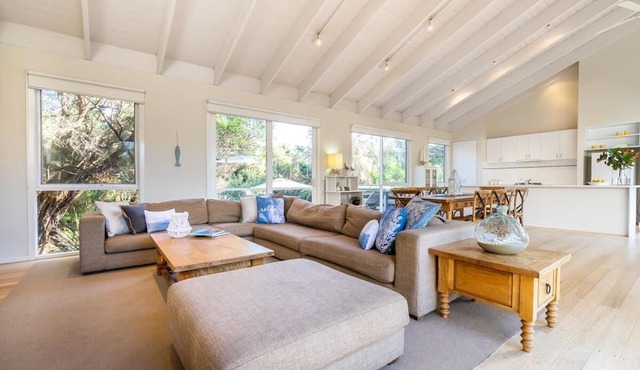 Warrawee - Quintessential Beach Retreat*