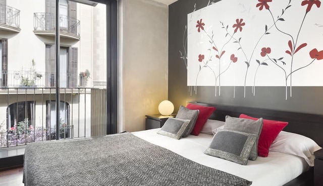 2-bedroom apartment in Sarrià with private terrace for 4 people
