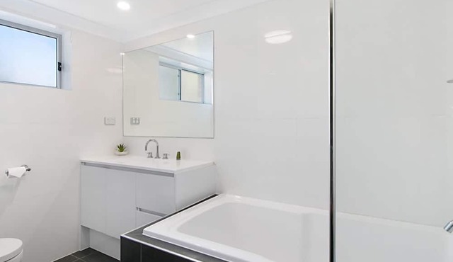 Maybury Unit 3 only a 70 Metre walk to Rainbow Bay beach Coolangatta FREE Unlimited Wi-Fi