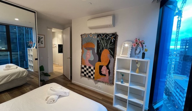 Free Tram Zone 2BR Apt near QV Market & RMIT