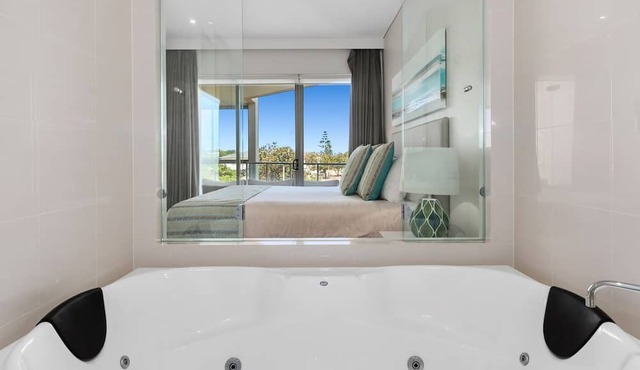Wave Culture 1204 Beach Bliss- Beachfront Complex with Pool & Spa