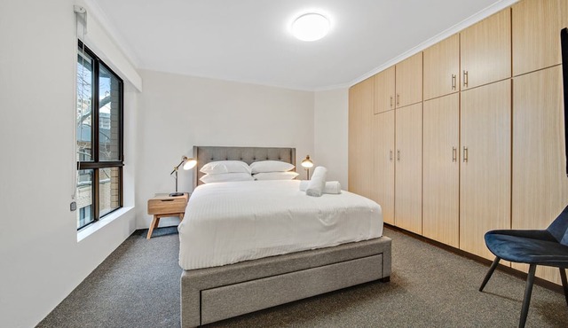 2-Bed with Pool, BBQ, Tennis Court & Parking