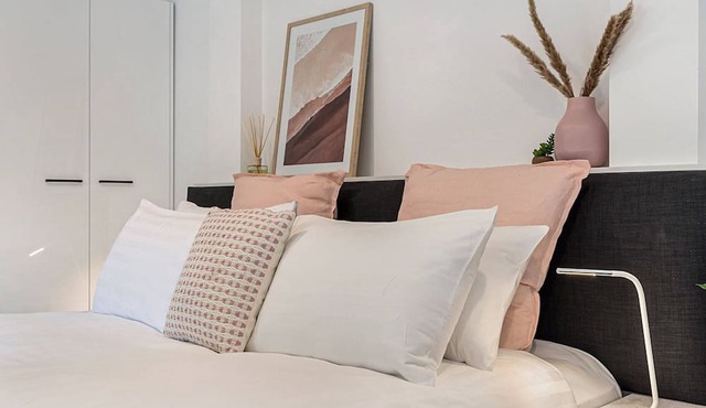 Comfy Studio near Racecourse