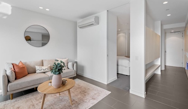 Chic City Escape with Pool, Gym & Parking