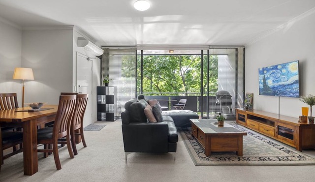 Central 2-Bed Pad with Tennis Court,
