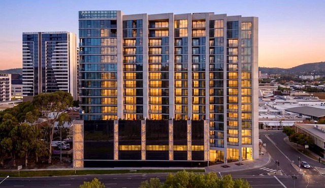 Premium 2 Bed Apartment in The Shard | Woden