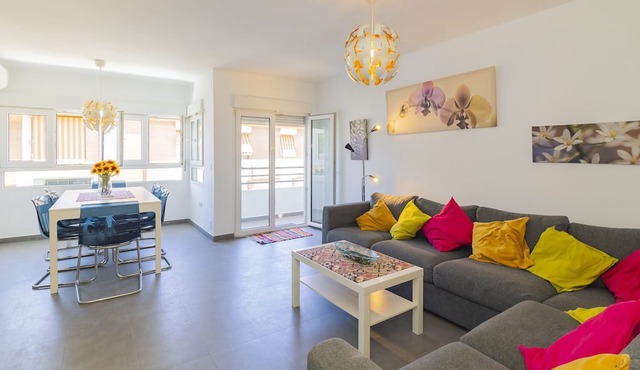 Cubo's Mariana Apartment/air conditioning/free wifi/parking included/close to the beach
