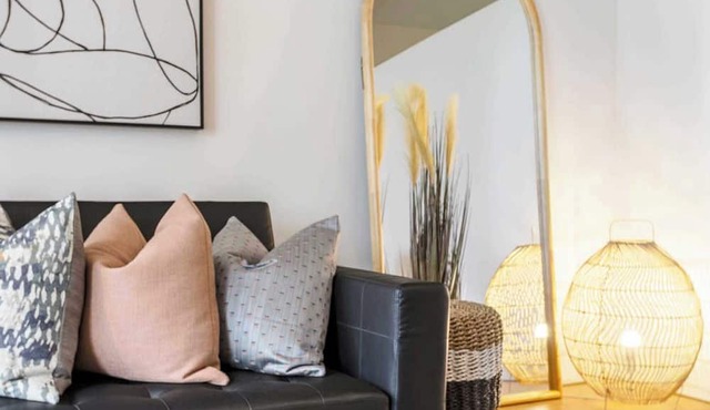 Tropical courtyard sanctuary near Glenferrie Rd