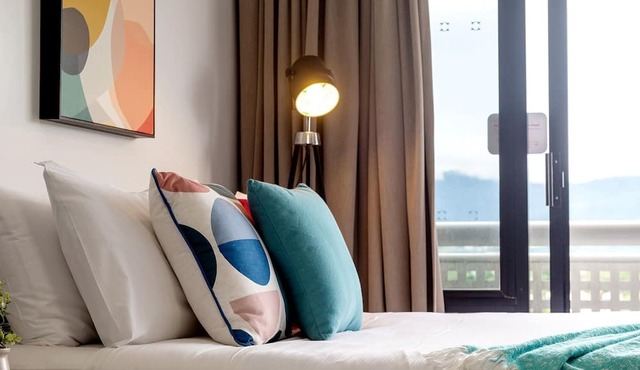 Belle Escapes 101 Rydges Plaza Esplanade with Panoramic Ocean Views