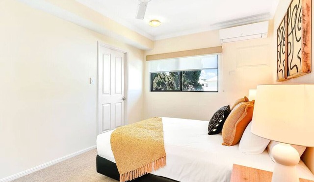 Central Park - City Fringe- Luxury 3BR Apartment | Pool, Balcony & CBD Fringe