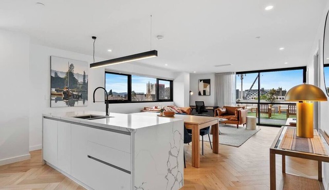 City Luxe Oasis Huge Terrace with Panoramic Views