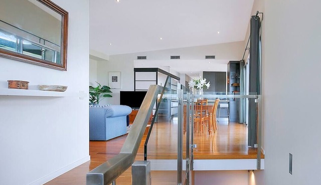 Top of Taringa Penthouse with Sweeping Views